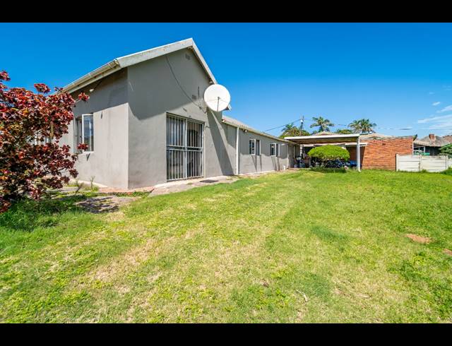2 BEDROOM HOUSE FOR SALE IN BLUFF